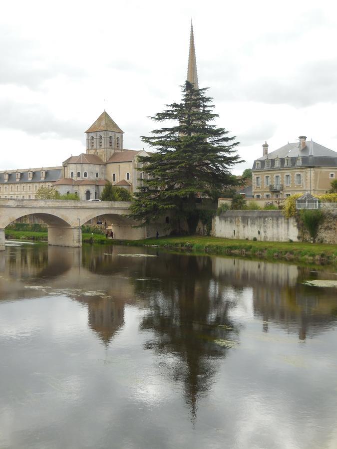 Hotel De L'Abbaye 圣萨万 外观 照片