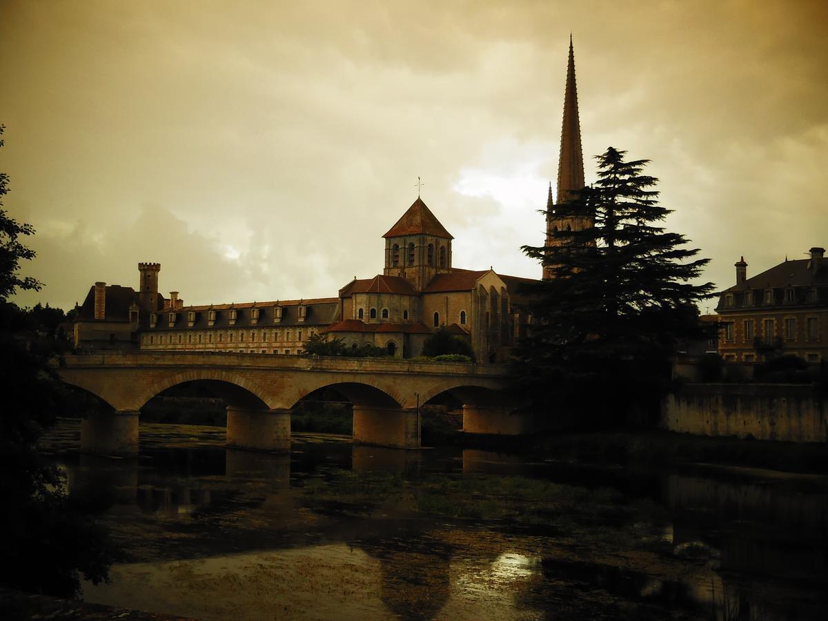 Hotel De L'Abbaye 圣萨万 外观 照片